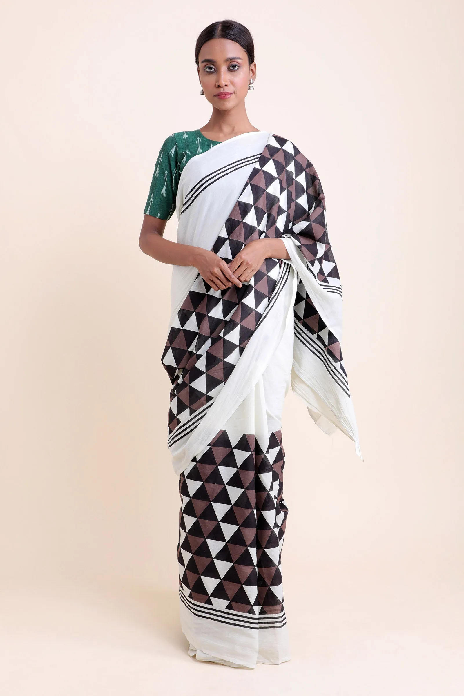 Shades Of Earth Mulmul Saree