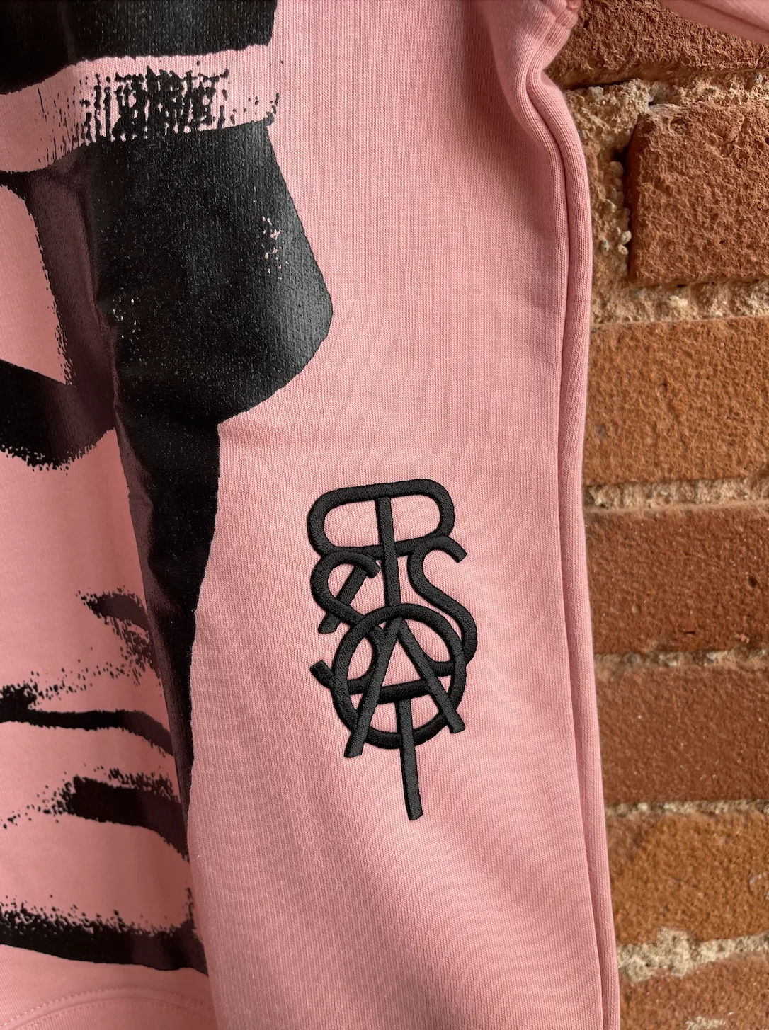 TOM OF FINLAND x WE ARE SPASTOR BIKER HEAD SWEATSHIRT - PINK